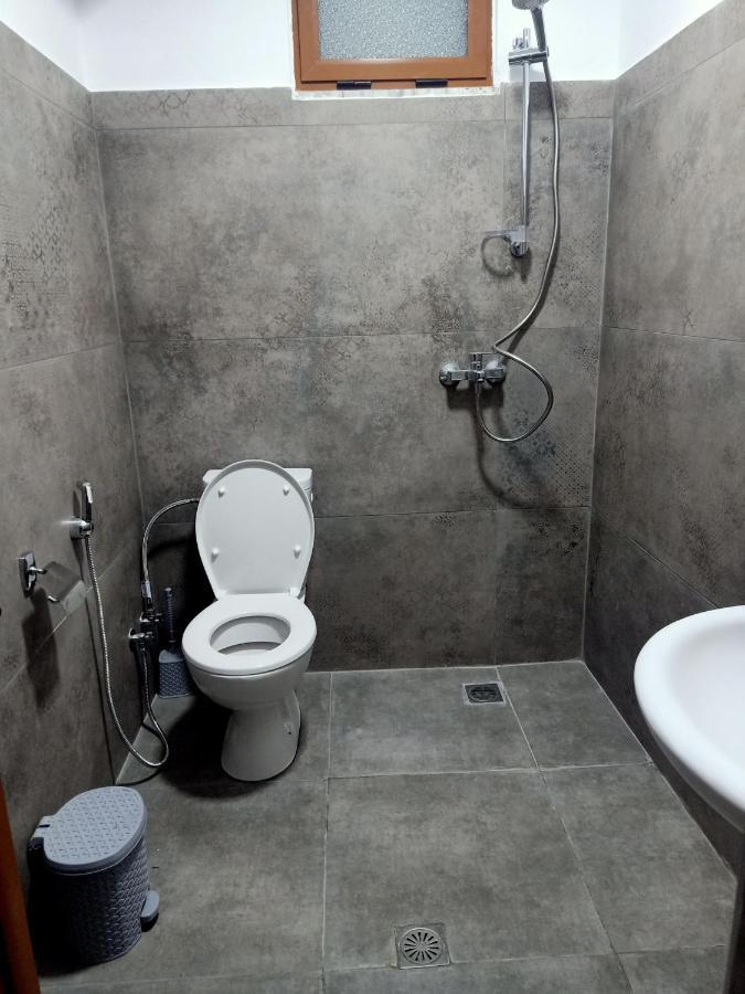 Room Click Inn Gjirokastër Esterno foto
